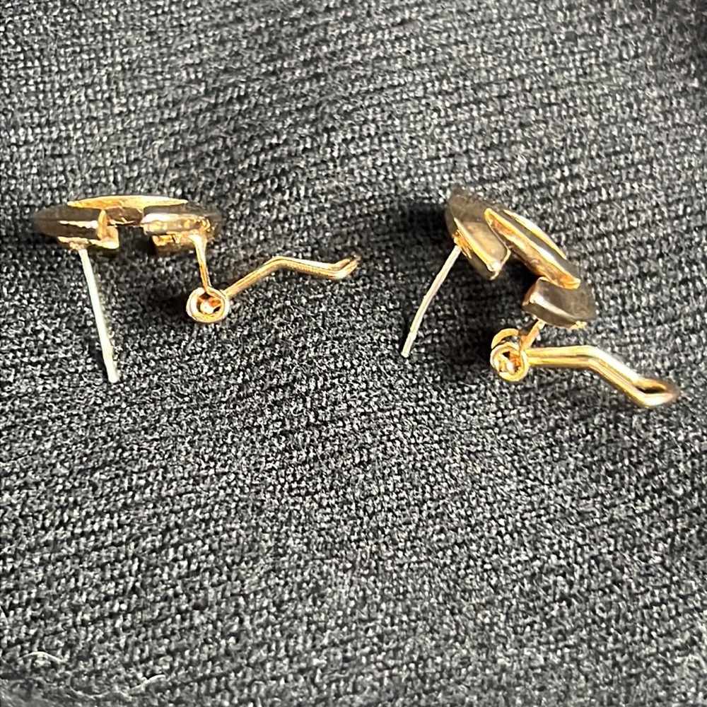 Lever Back Pierced Earrings - Picture 4 of 8